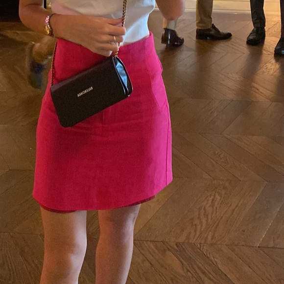 ASOS DESIGN structured linen mini skirt in hot pink - Picture 3 of 3